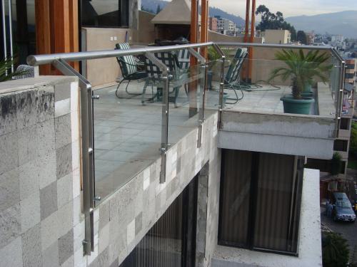 Pasamanos en acero inoxidable | Metalmachine